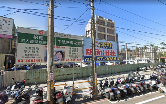 平鎮區-聯新國際醫院門診大樓前(多面)